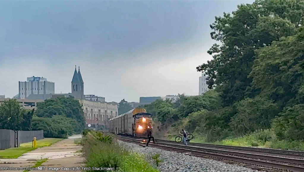 CSX 148 at 35 mph is staring at folks who don't exhibit good common sense.